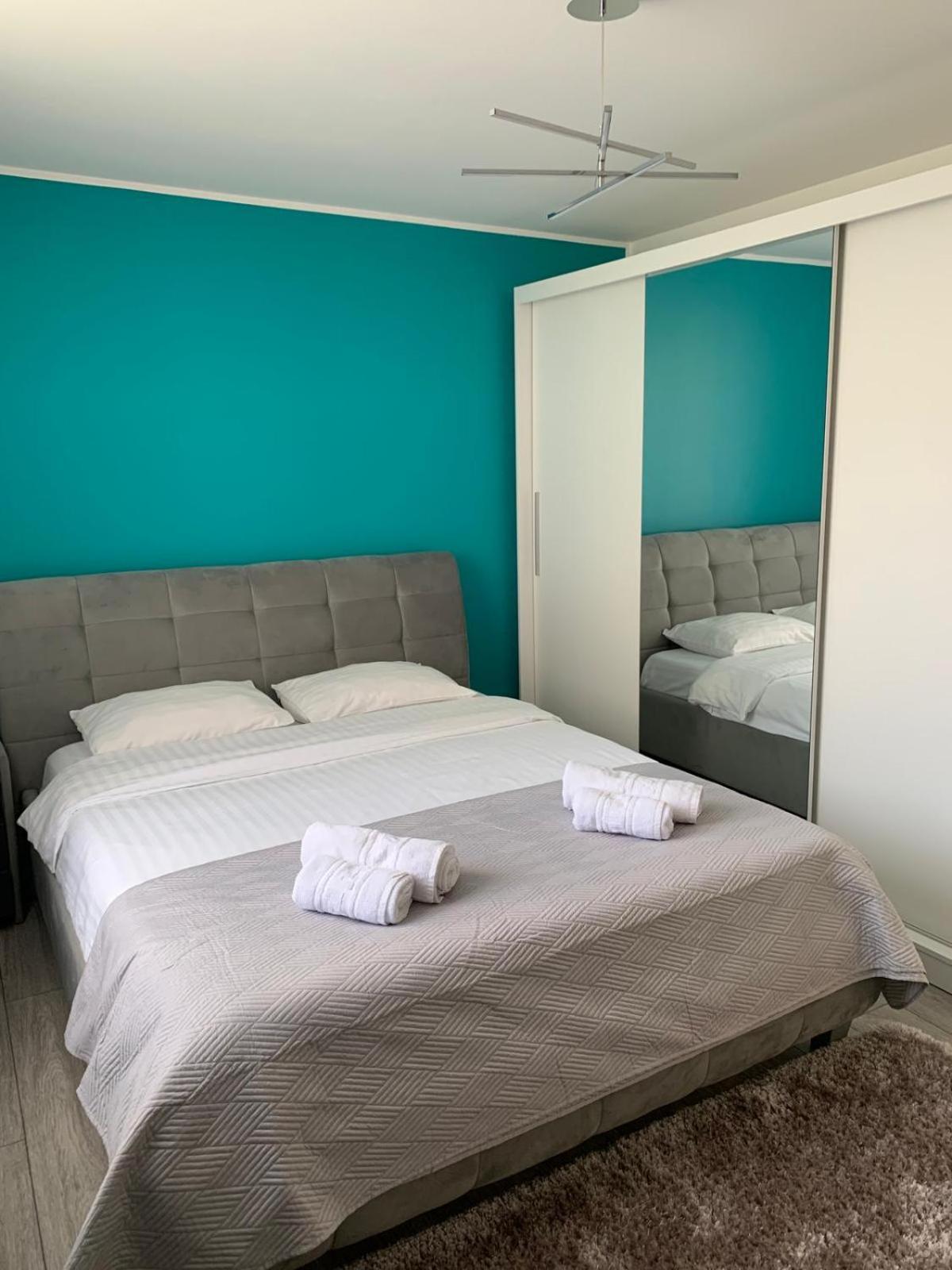 Rose Apartment Piatra Neamt Exterior photo